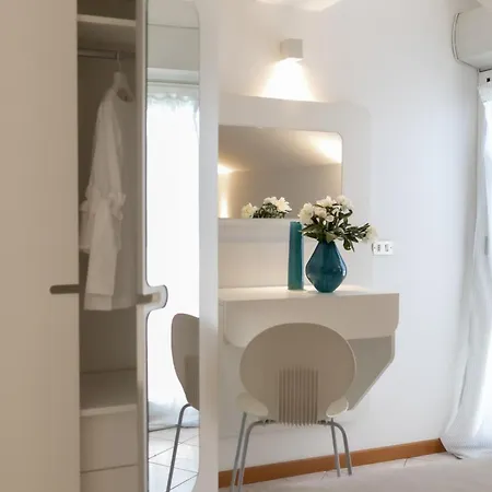 Otel Adriatica Con Piscina Riccione