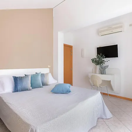 Hotel Adriatica Con Piscina 3* Riccione