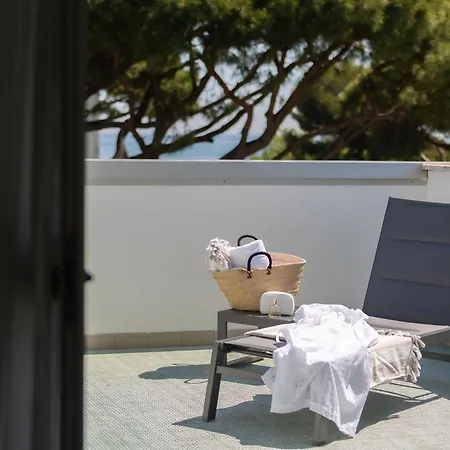 Adriatica Con Piscina Szálloda 3*