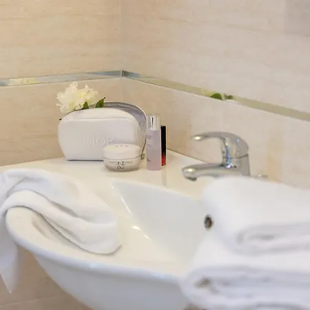 Adriatica Con Piscina Otel Riccione