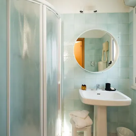 Hotel Adriatica Con Piscina 3*