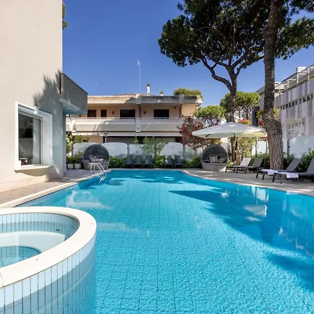 Adriatica Con Piscina Hotel