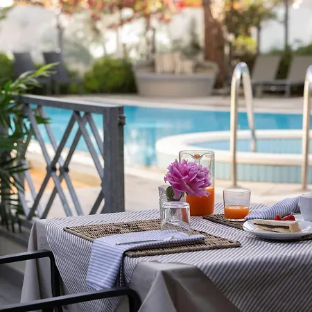 Adriatica Con Piscina ריצ'יונה