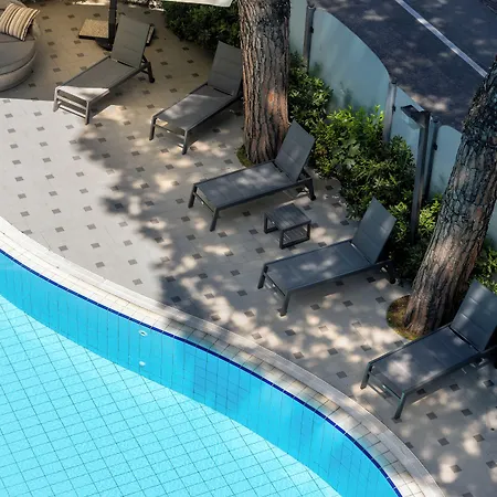 Adriatica Con Piscina 3* Ριτσιόνε