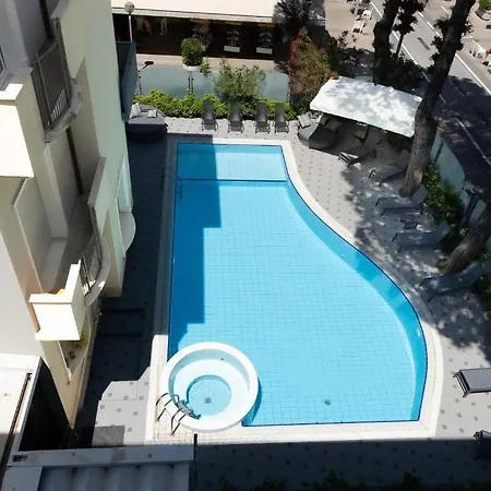 Ξενοδοχείο Adriatica Con Piscina