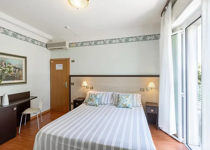 Adriatica מלון ריצ'יונה